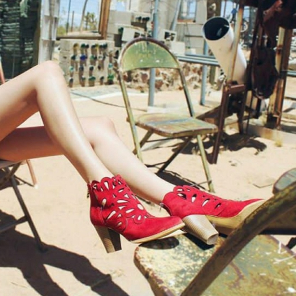 New Women's Floral Cut Out Ankle Bootie